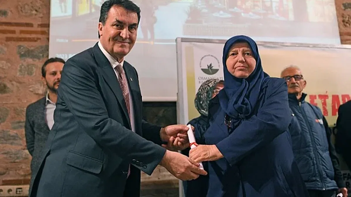 Bursa Osmangazi'nin örnek dönüşümünde tapular dağıtıldı