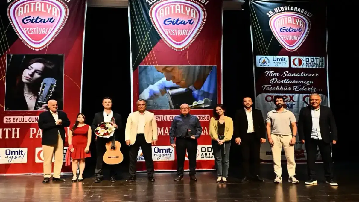 Antalya'da 15. Uluslararası gitar festivali sona erdi