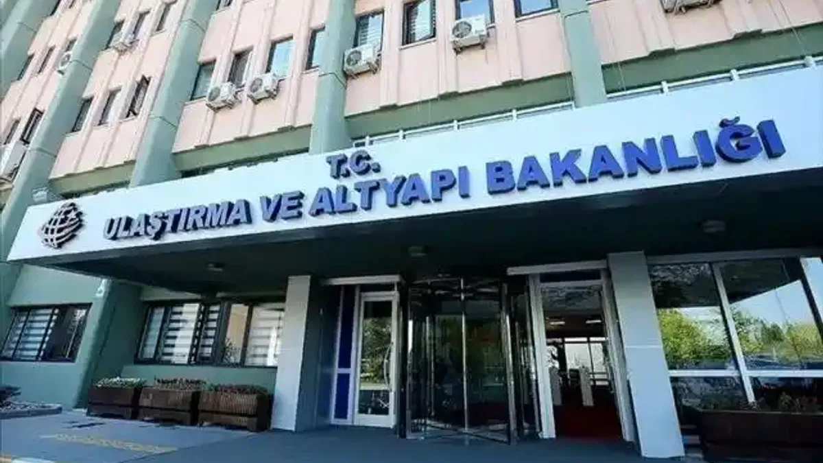 Ulaştırma ve Altyapı Bakanlığından, İstanbul Havalimanı'na İBB otobüslerinin girmesinin engellendiği iddialarına yanıt