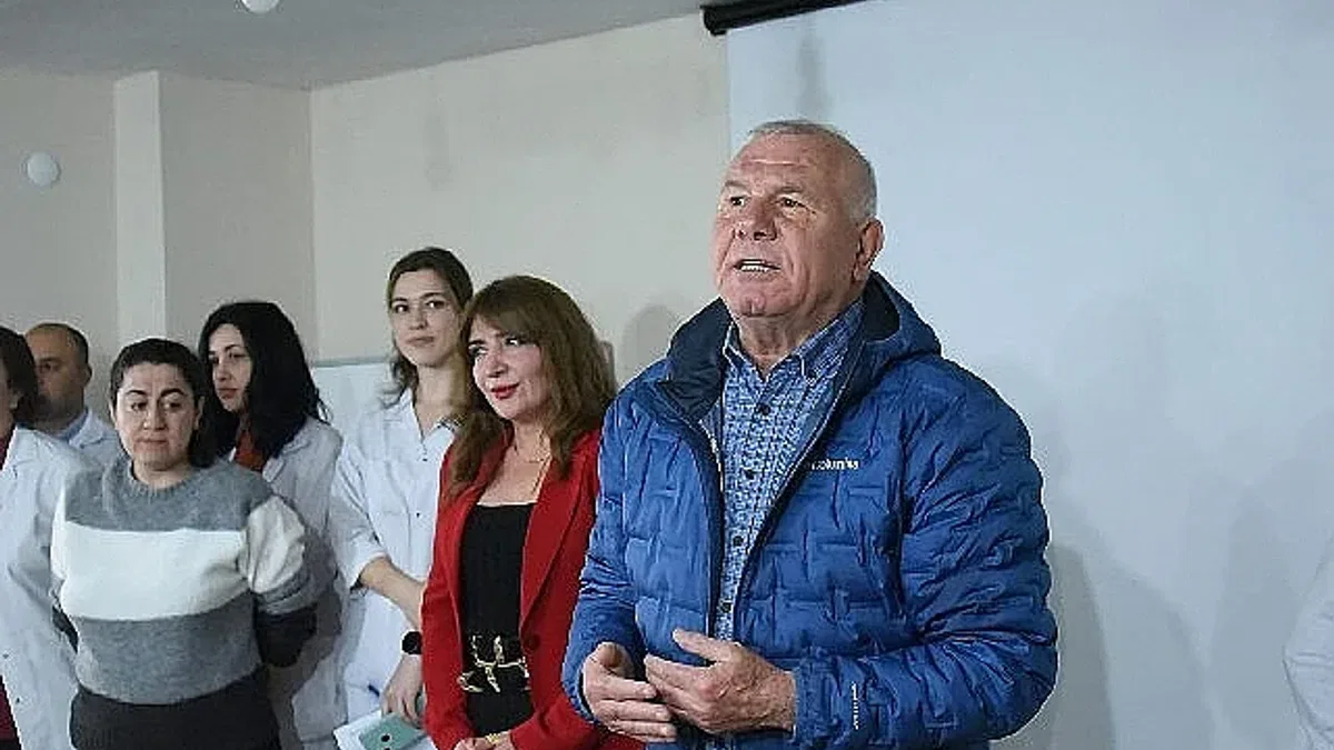 Kitaplar Başkan Rıdvan Karakayalı'dan
