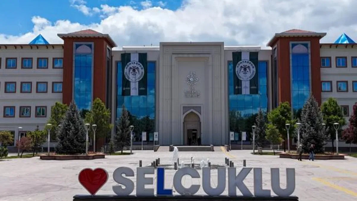 Selçuklu’nun sembol mekanları yeşil beyazla donatıldı