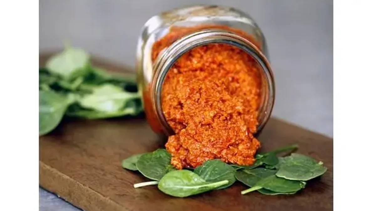Kırmızı 'Pesto' sosu nasıl yapılır?