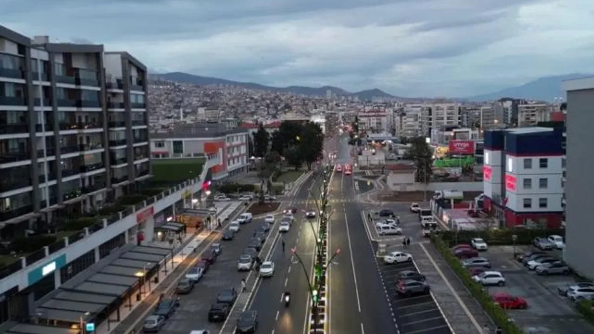 İzmir'de Eski Havaalanı Caddesi'ne modern dokunuş!