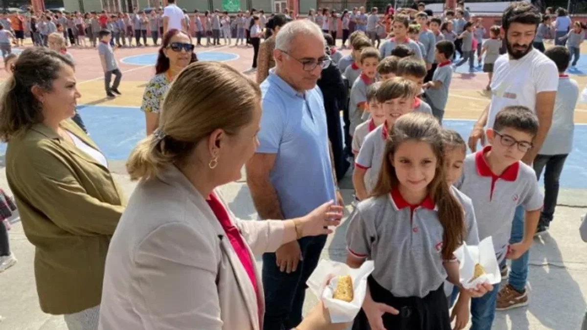 İzmit her okul ve veliye ulaşmaya çalışıyor