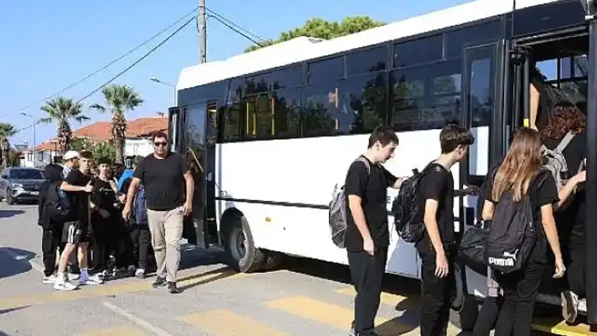 Güzelbahçe Belediyesi'nden Ücretsiz Okul Servisi