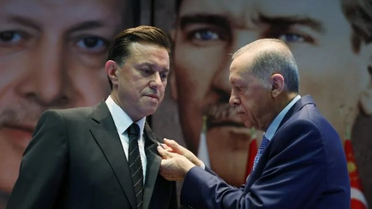 İYİ Partili Hatipoğlu AK Parti'ye katıldı