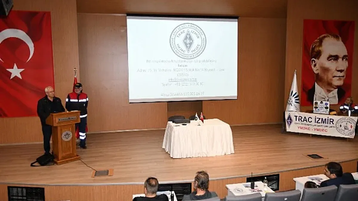 Karabağlar'da afet gönüllülerine 'amatör telsizcilik eğitimi'