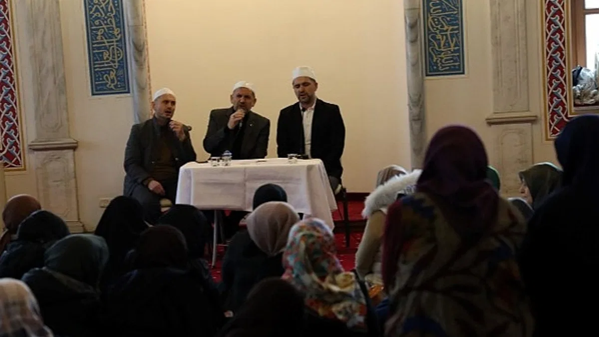 Depremde hayatını kaybedenler için mevlit