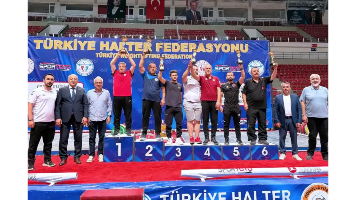 Konya Karataylı haltercilerden çifte başarı