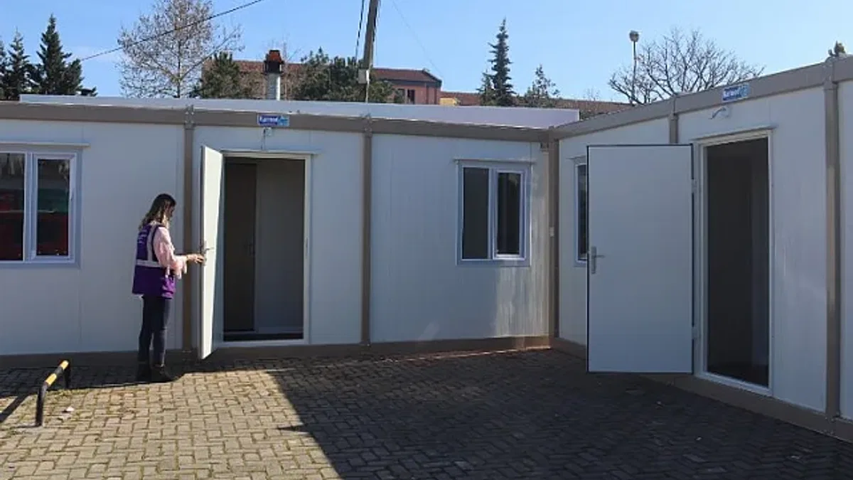 'Mor Yerleşke Konteynerleri' artık İzmit'te