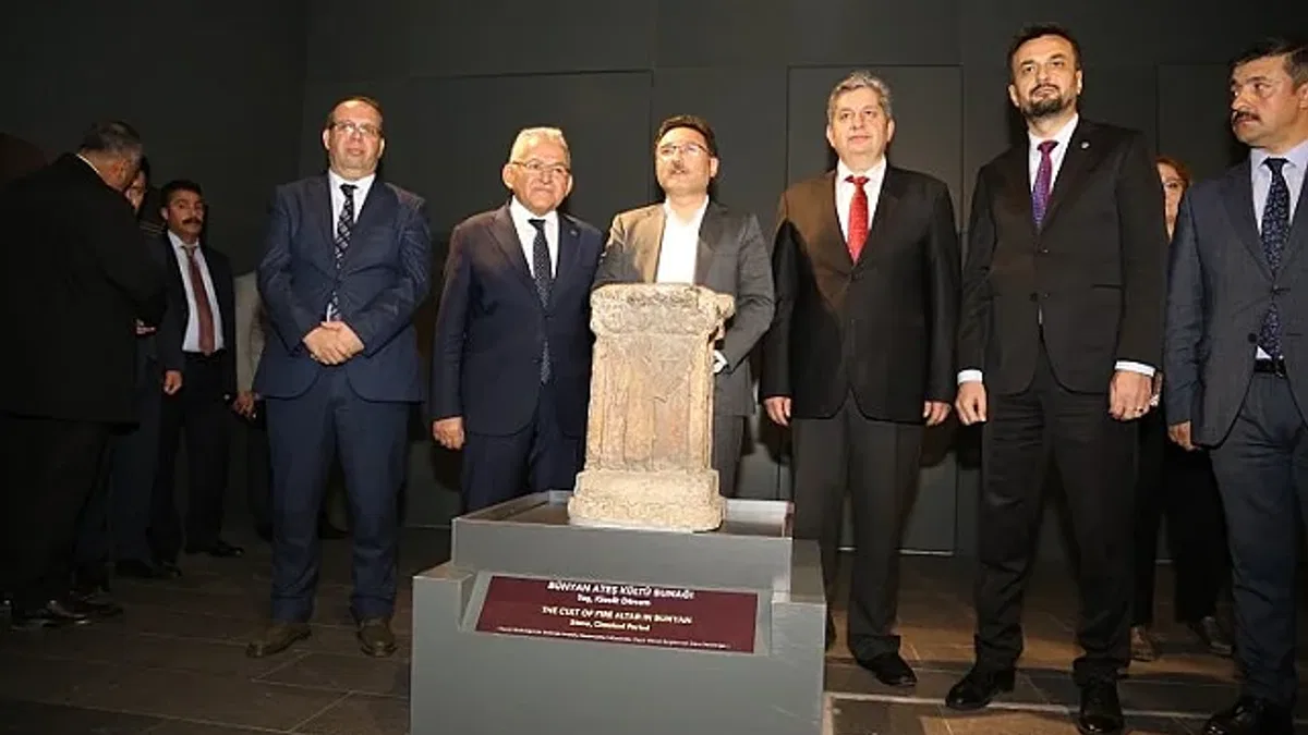Kayseri protokolünden Ateş Kültü Sunağı gezisi