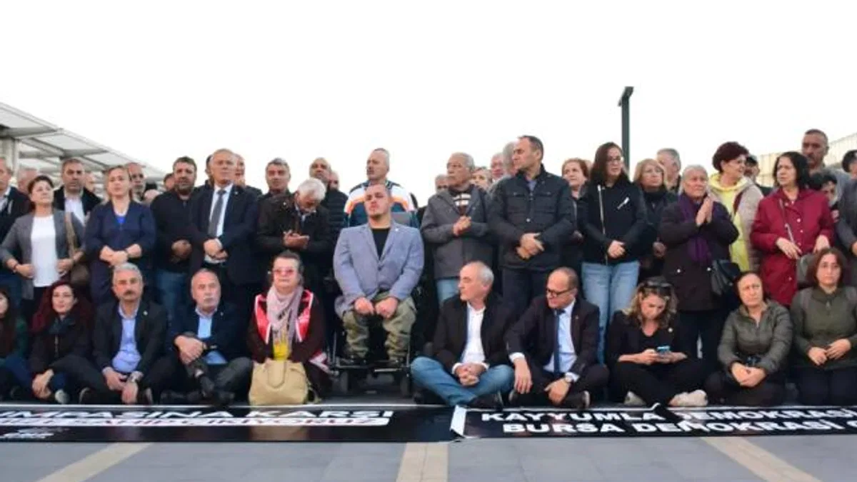 Özer'in tutuklanmasına bir tepki de Bursa'dan