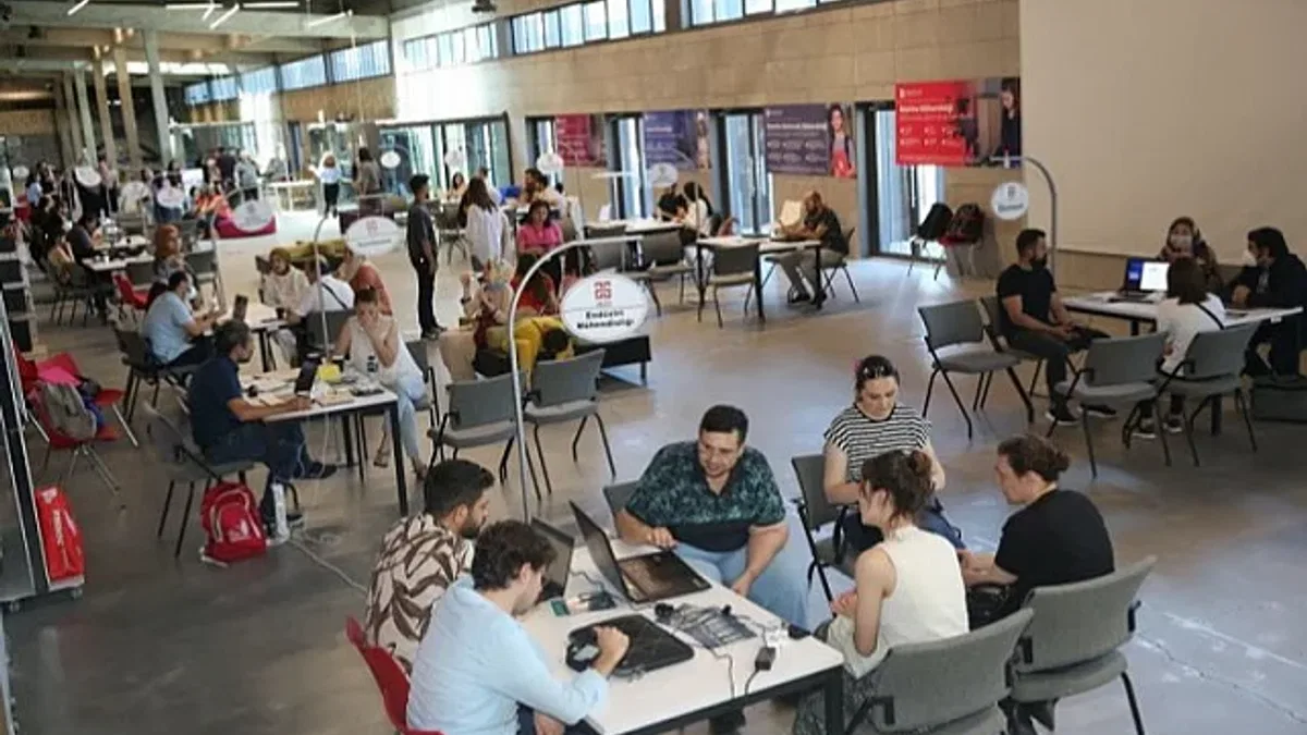 Abdullah Gül Üniversitesi'nden Tercih ve Tanıtım Günleri