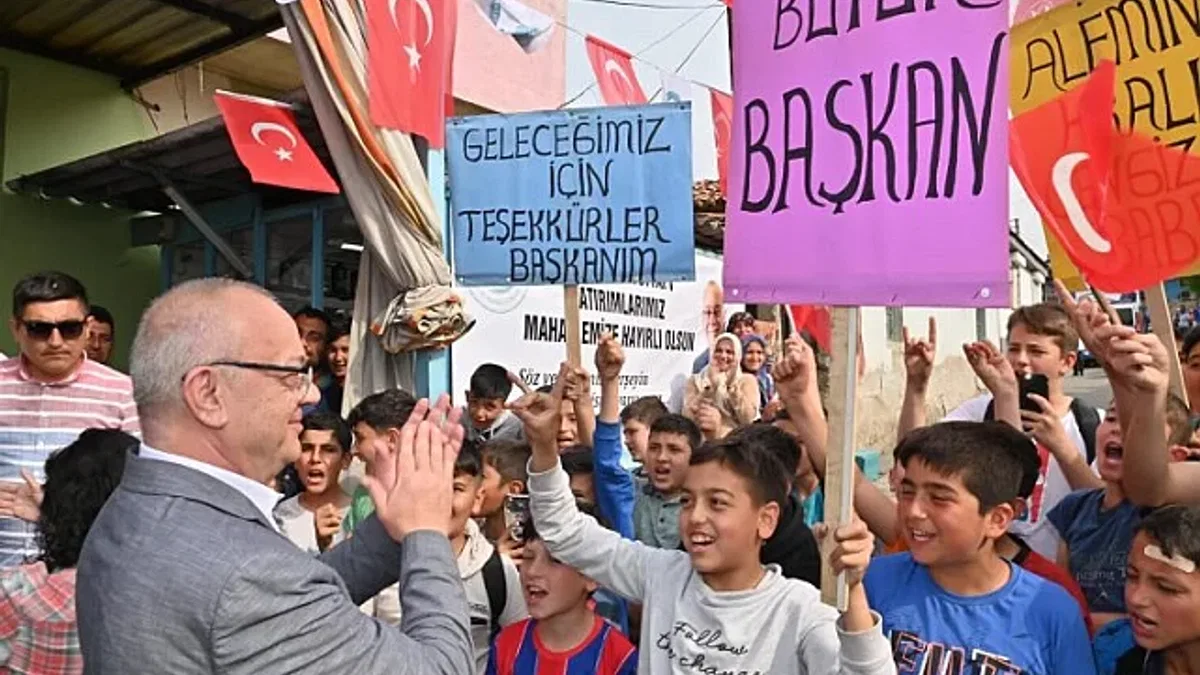 Manisa'da miting havasında karşılama