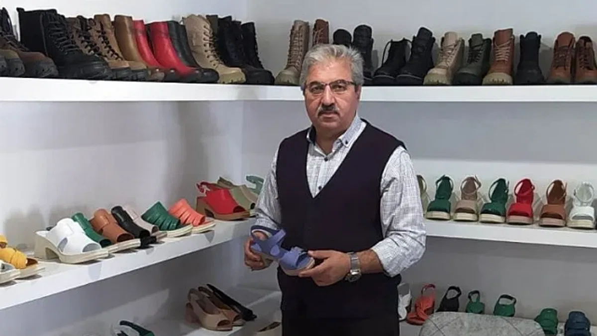 Bursa'da ayakkabıcı esnafı dertli
