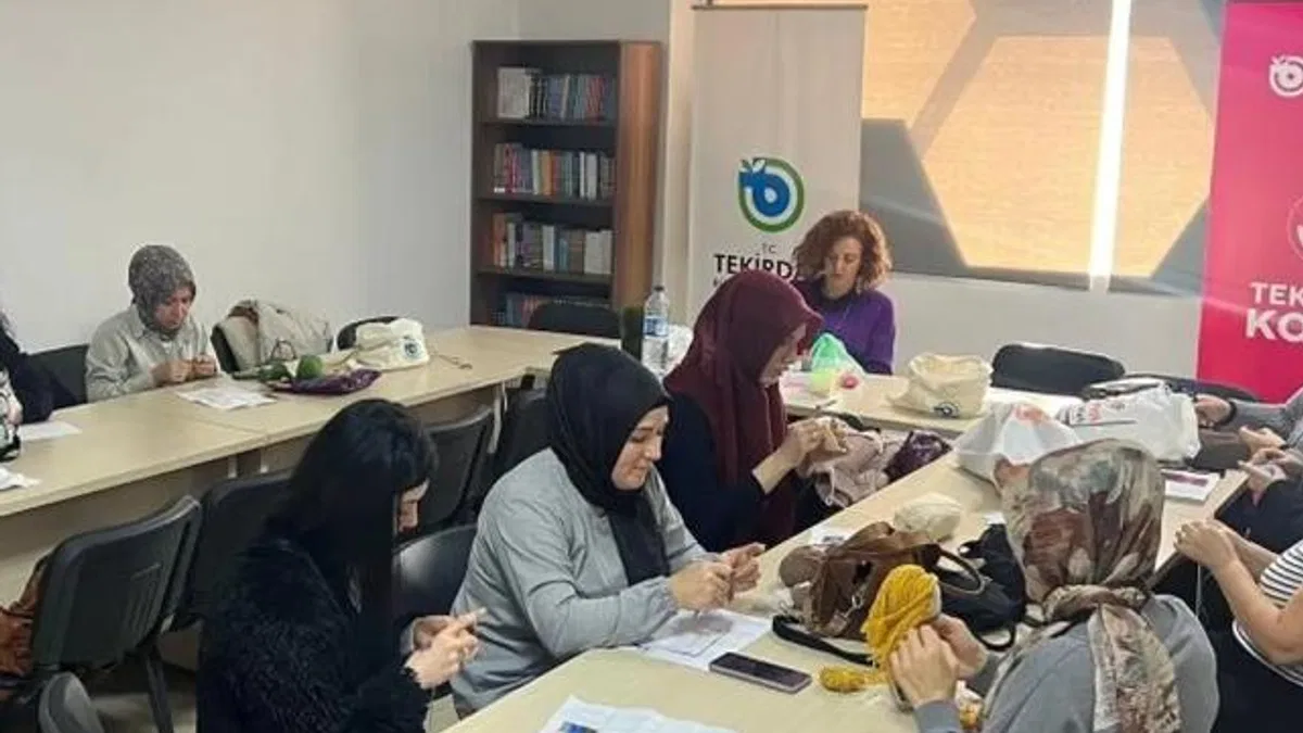 Çerkezköy'de kadınların el emeği sevgiyle örüldü