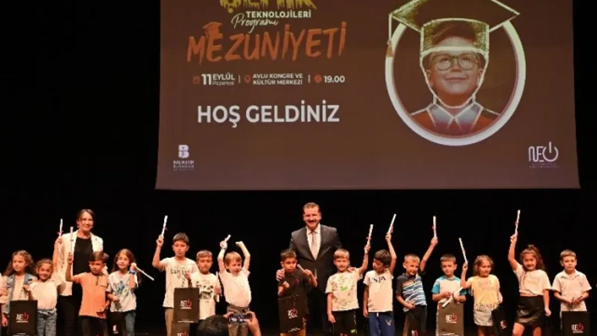 Minik teknoloji uzmanları mezun oldu