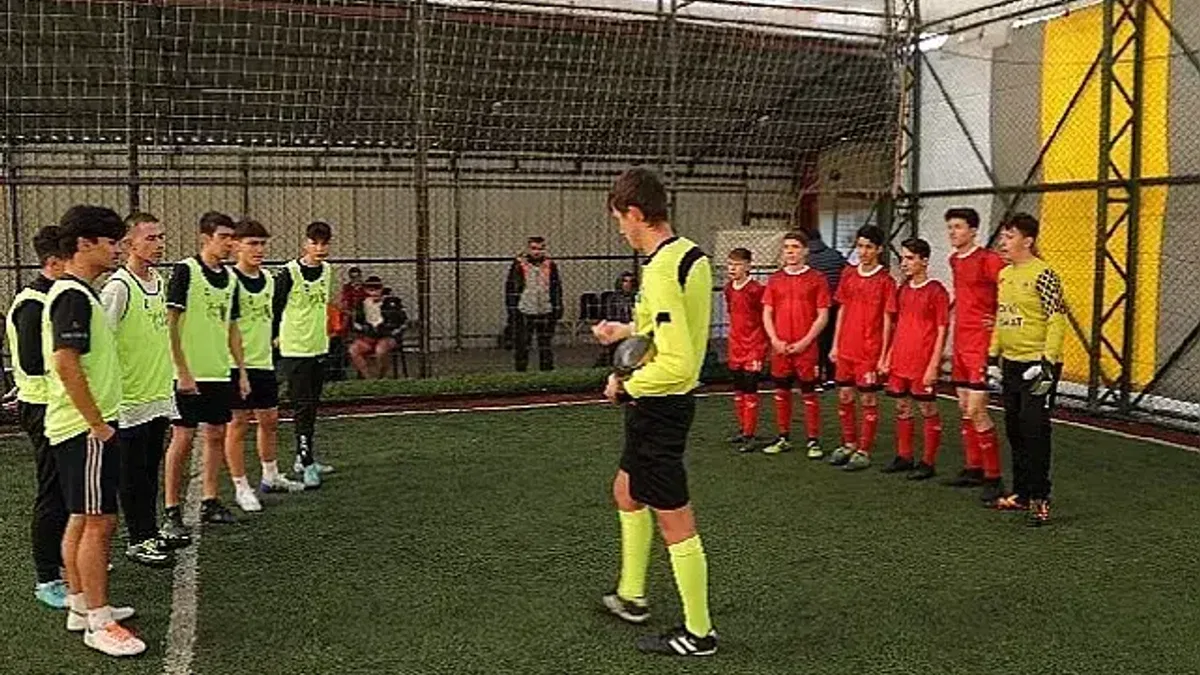 Burhaniye Mahalle Ligi Turnuvası Başladı