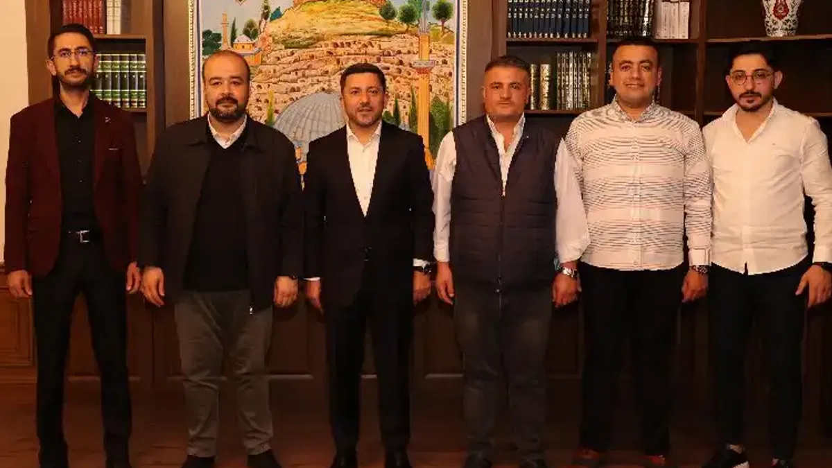 Abdulgani Altınışık’tan Başkanı Arı’ya ‘hayırlı olsun’ ziyareti