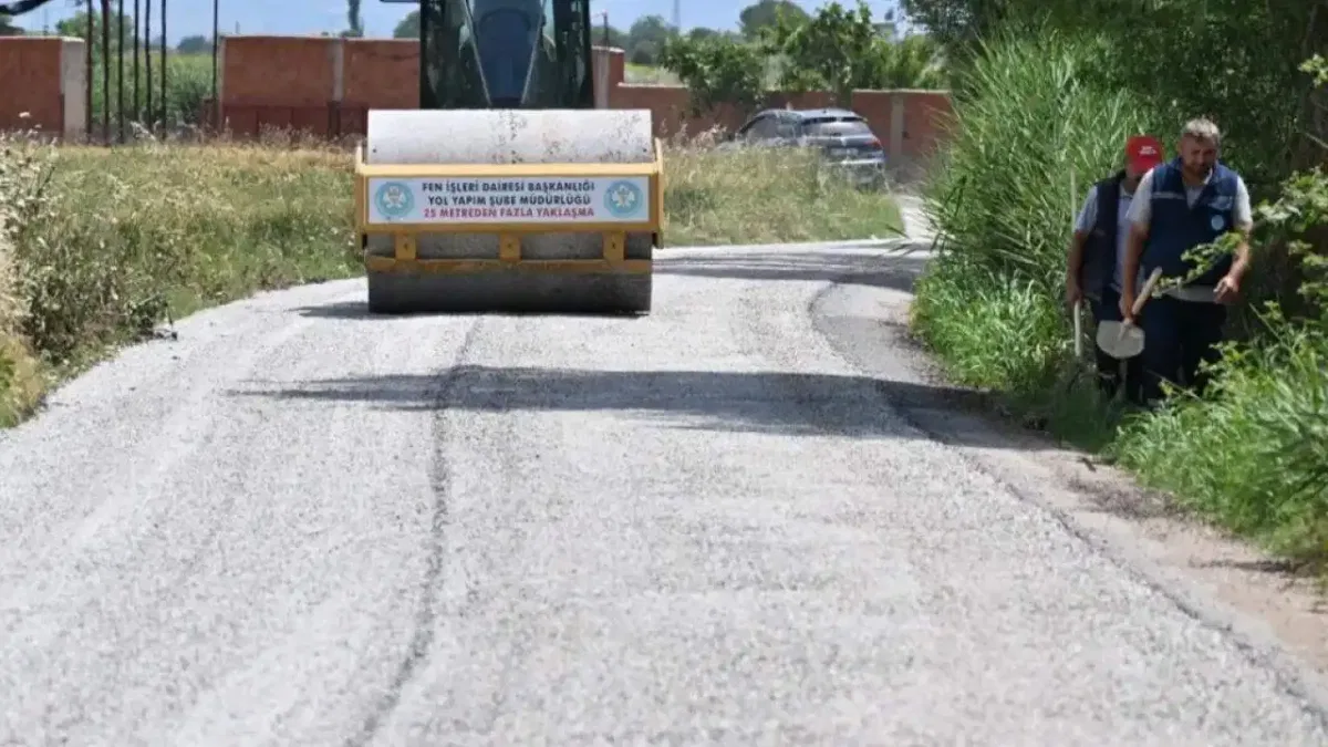 Manisa'da 5 mahalleyi bağlayan yol baştan sona yenilendi