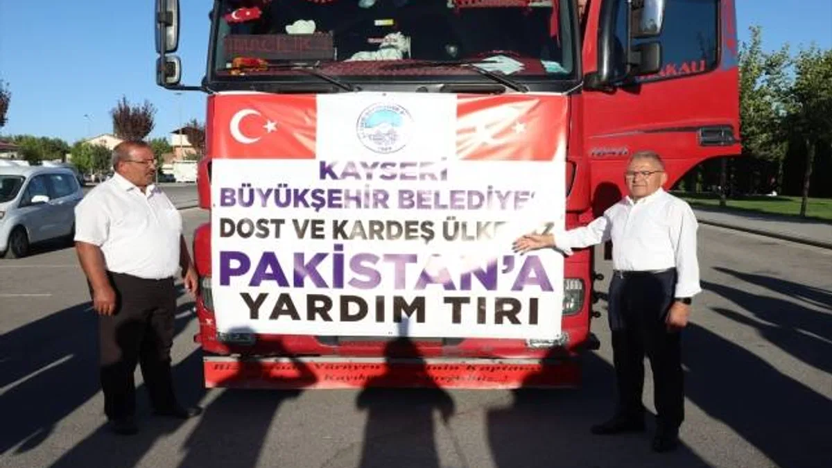 Kayseri'den Pakistan'daki sel bölgesine yardım