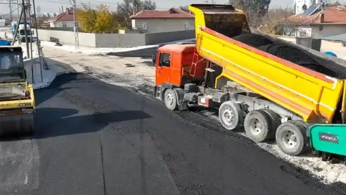 Konya Selçuklu'da asfalt çalışması devam ediyor