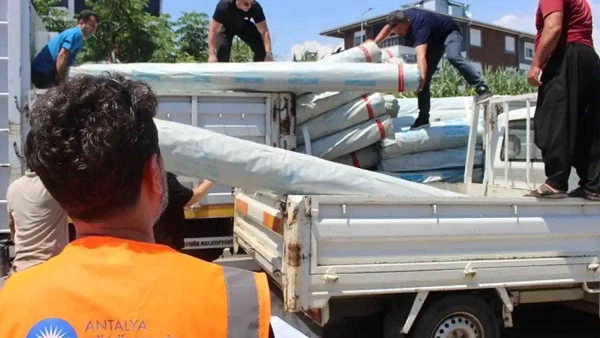 Antalya Büyükşehir'den Gazipaşalı üreticilere naylon desteği