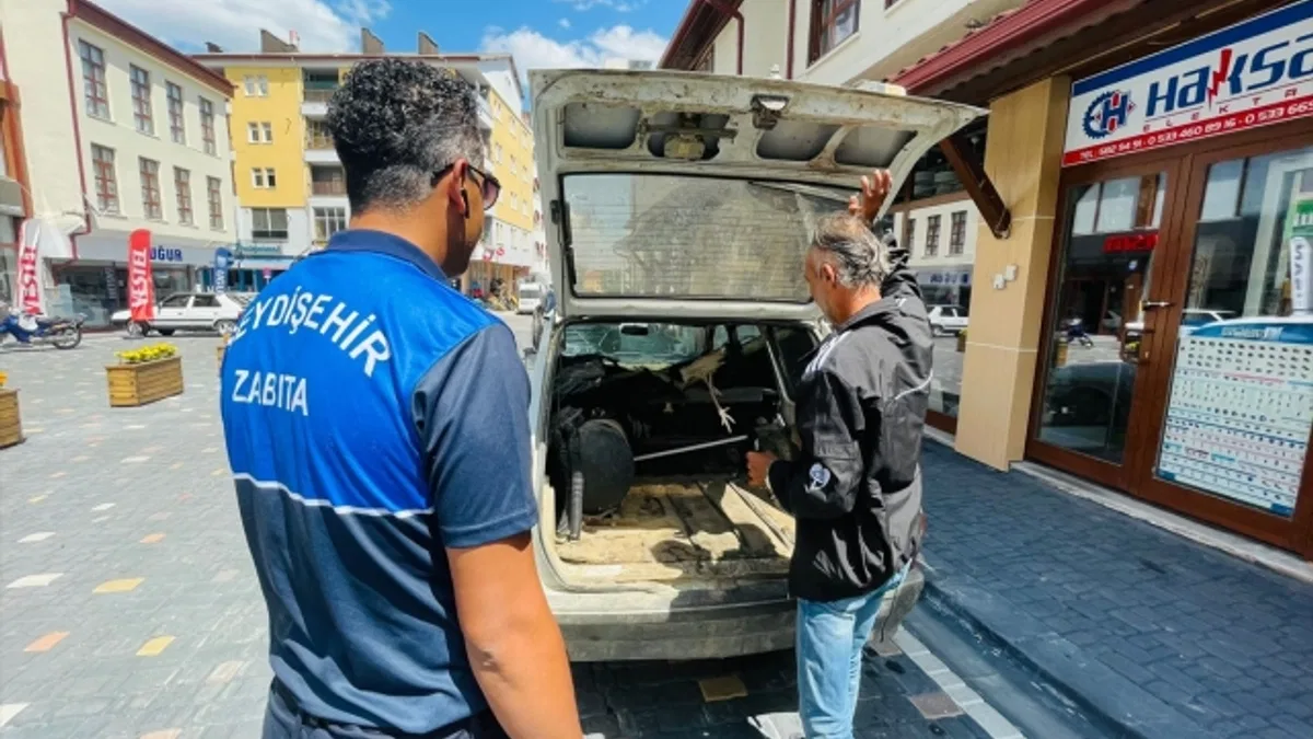 Seydişehir'de kanadı kırılan leylek tedaviye alındı