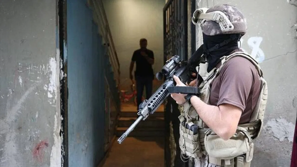 Mersin'de 10 PKK/KCK şüphelisinin yakalanmasına yönelik operasyon başlatıldı