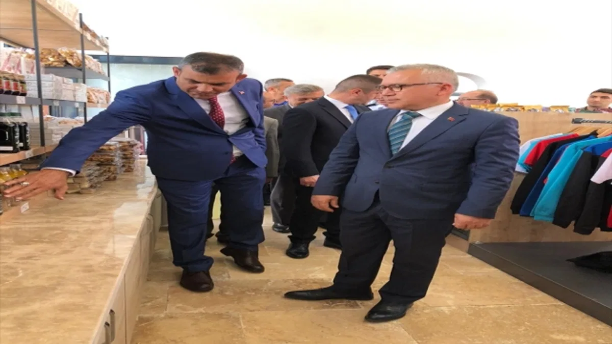Sivas'ta hükümlülerin ürettiği ürünler Hamidiye Kültür Bahçesi'nde satışa sunuluyor