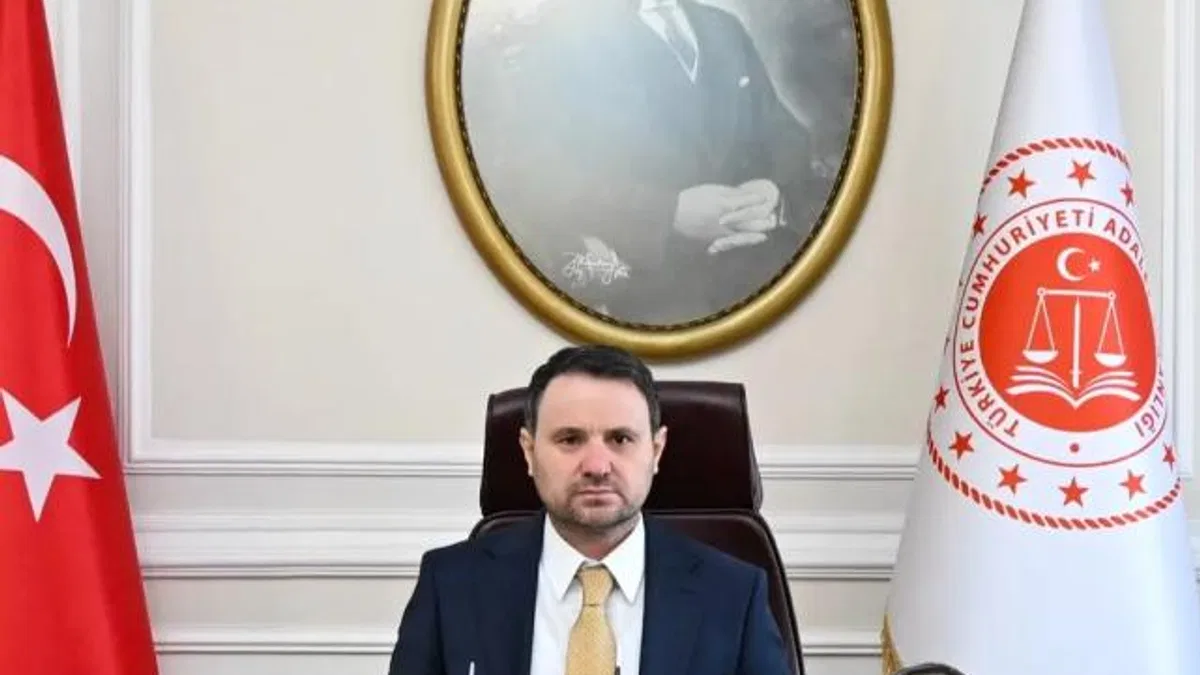 Bakan Gürlek'ten şehit polisler için taziye