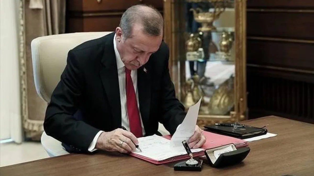Cumhurbaşkanı Erdoğan 17 üniversiteye rektör atadı