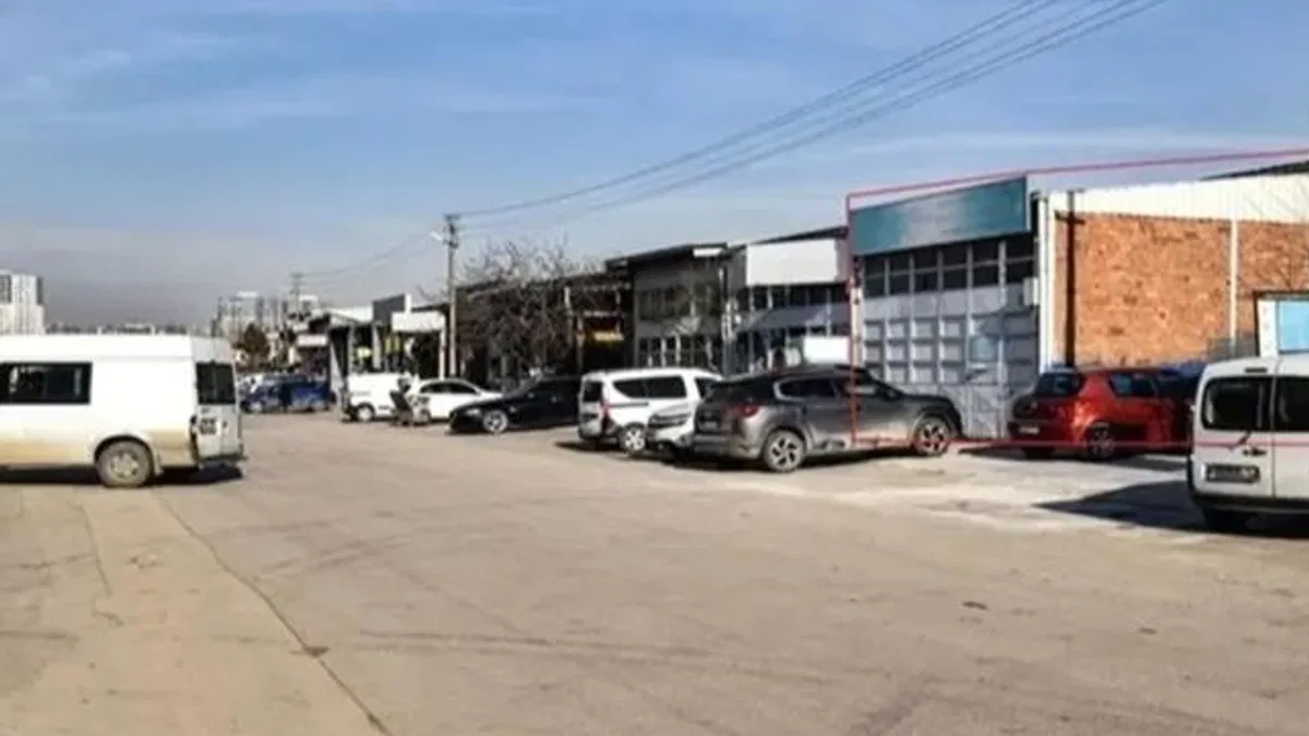 Bursa’da küçük sanayi esnafı sinek avlıyor