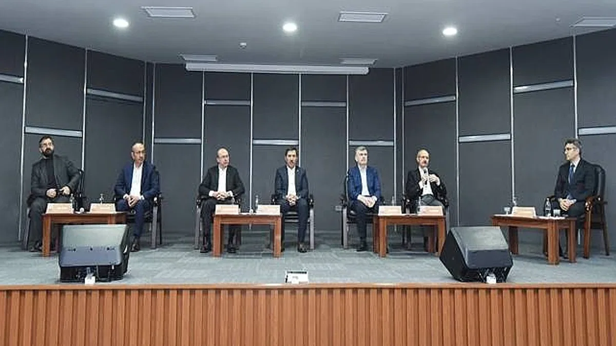 Teknik, sosyal, ekonomik ve hukuki boyutuyla deprem çalıştayı Konya'da başladı