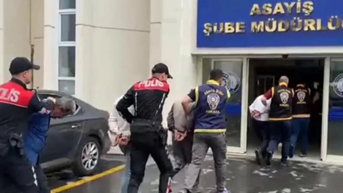 Ankara'da polise saldıran 12 kişi gözaltına alındı