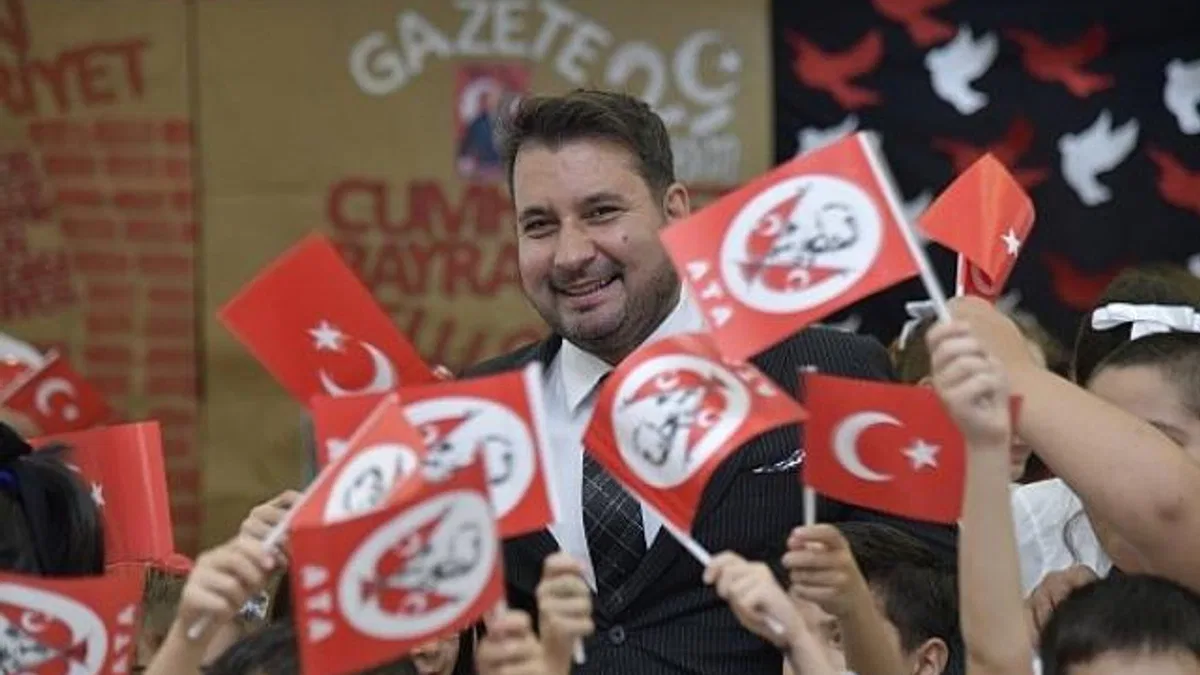 Cumhuriyet'in 101'inci yaşı törenle kutlandı.