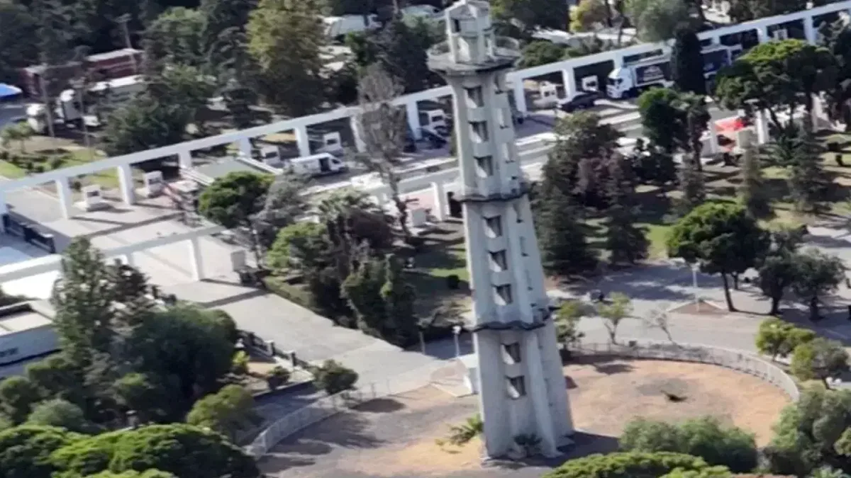 İzmir’in simgesi Paraşüt Kulesi yeniden ayağa kalkıyor