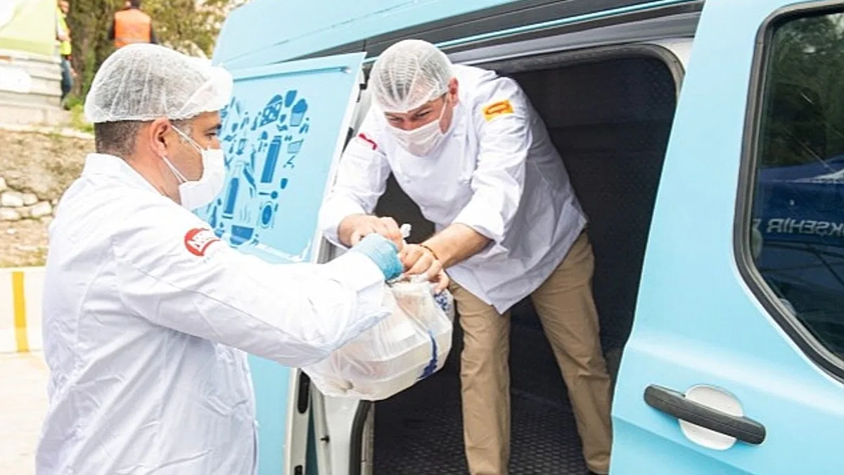 Ramazanın ilk gününde İzmir, Adıyaman, Osmaniye ve Hatay'da iftar sofrası kurulacak
