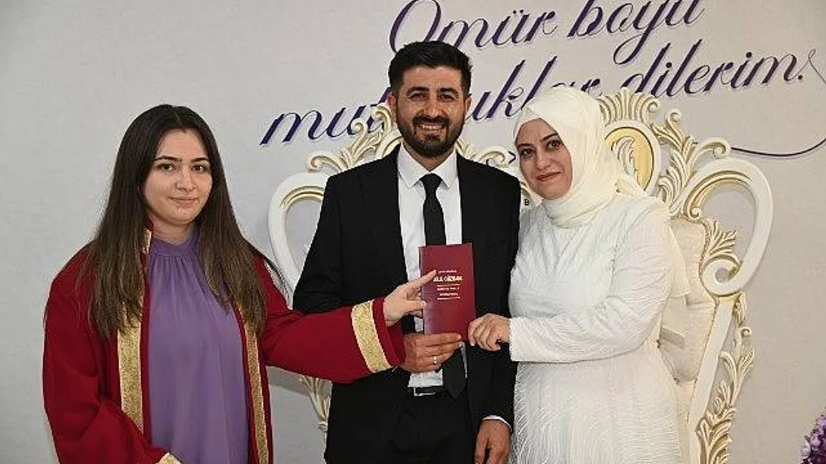 Takvimlerdeki 24.04.2024 tarihi nikah başvurularında Selçuklu Belediyesi'nde de yoğunluğa neden oldu