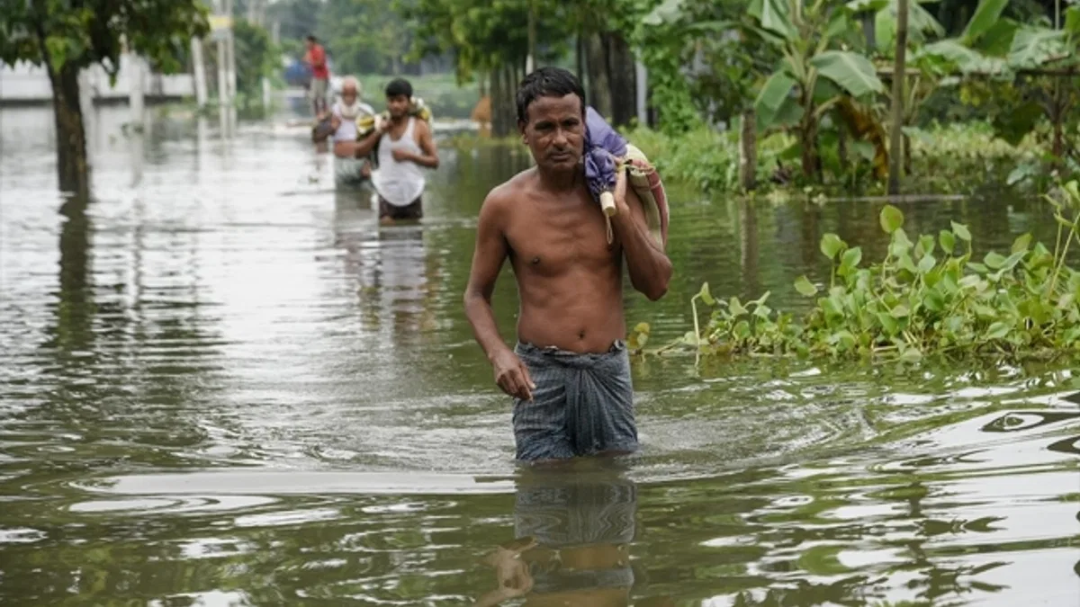 Hindistan'ın Assam eyaletindeki sellerde ölenlerin sayısı 100'ü geçti