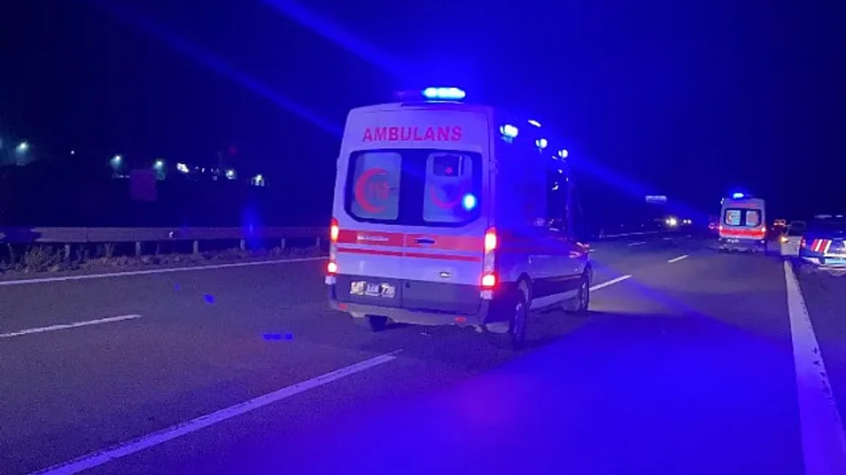 Emniyet şeridindeki araca tır çarptı