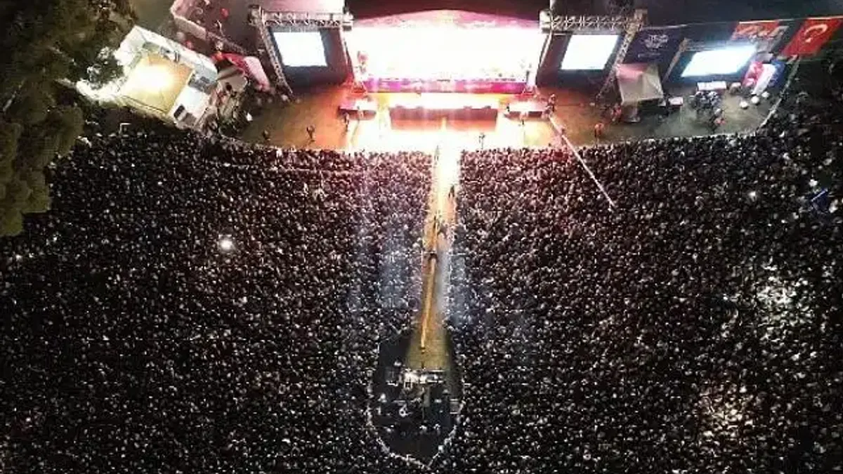 Ege'nin en büyük festivali Aydınfest büyük bir coşkuyla başladı