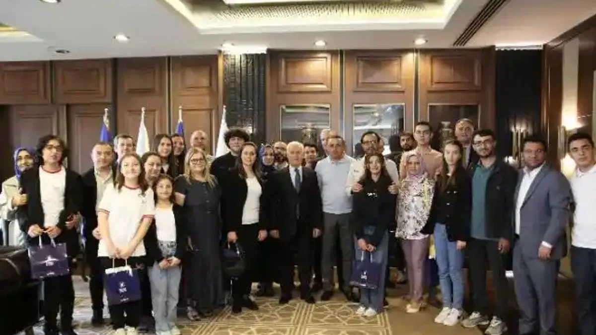 Bursa'da başarılı öğrenciler ödüllendirildi