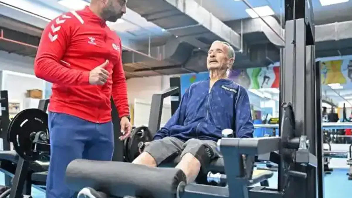 12 torunlu “Süper Dede” spor tutkusuyla gençlere taş çıkartıyor