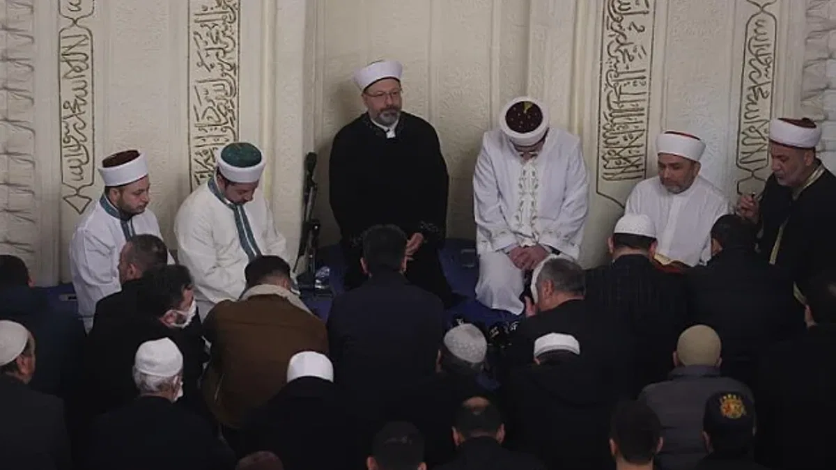 Diyanet: Düşman değil, dost olun!