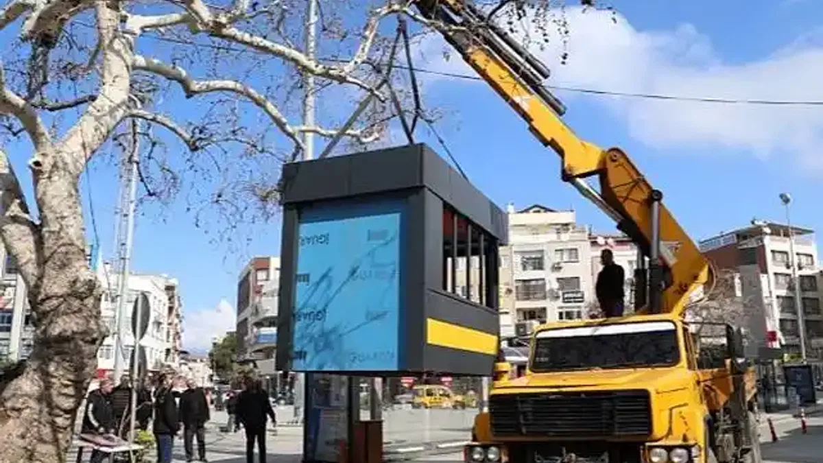 Burhaniye Belediyesi tarafından ilçedeki taksi durakları değiştiriliyor