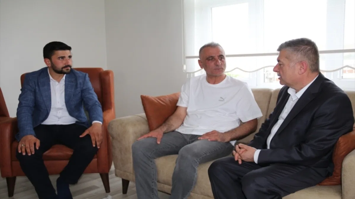 Kahramankazan Belediye Başkanı Doğan şehit ailelerini ziyaret etti