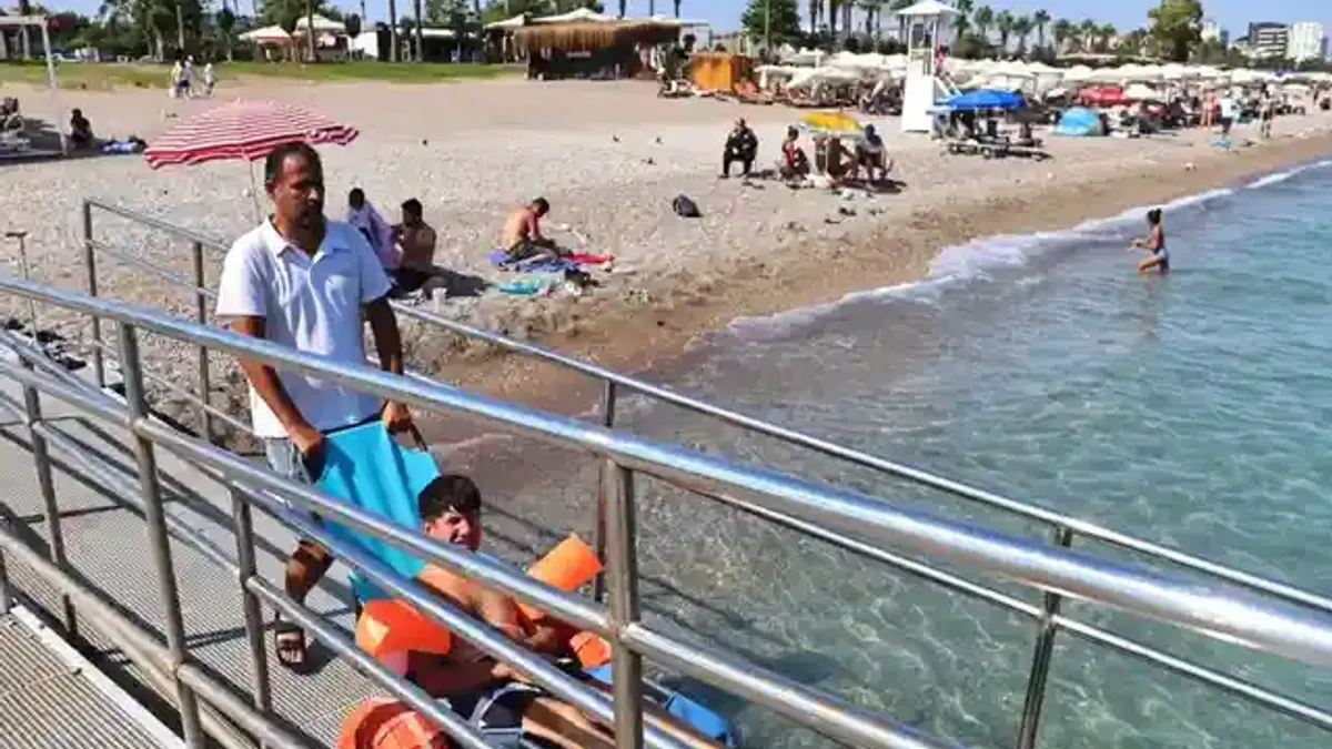 Antalya’da engelsiz plajlara yoğun ilgi