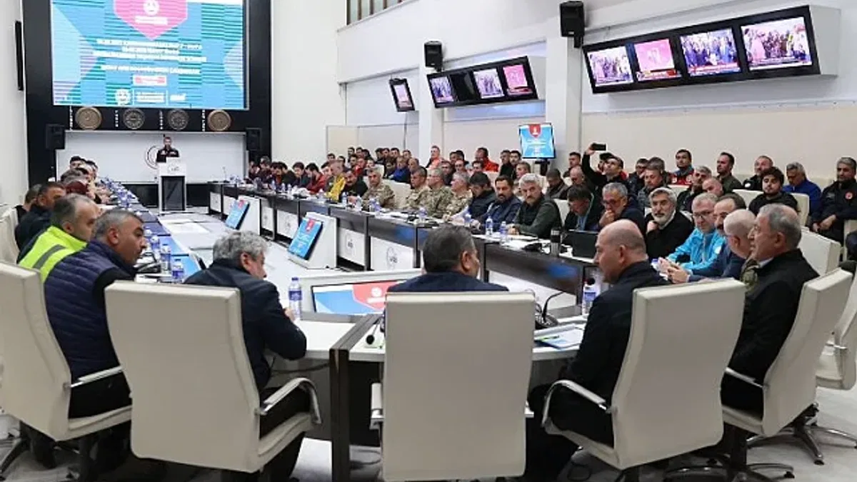 Gölcük Belediyesi'nden Bakanlara Hatay brifingi