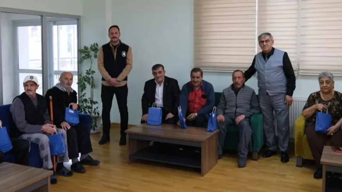 Belediye yaşlıları bayramda unutmadı